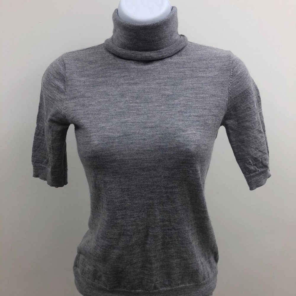 ADRIENNE VITTADINI GREY SHORT SLEEVE TURTLENECK